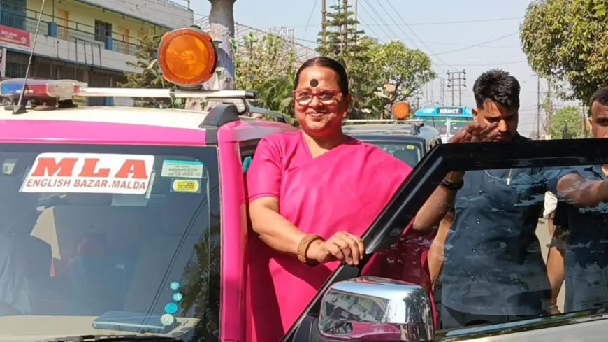 MLA Sreerupa Mitra Chaudhury Leads Nirbhoy Didi's 'Pink Prachar' Carcade